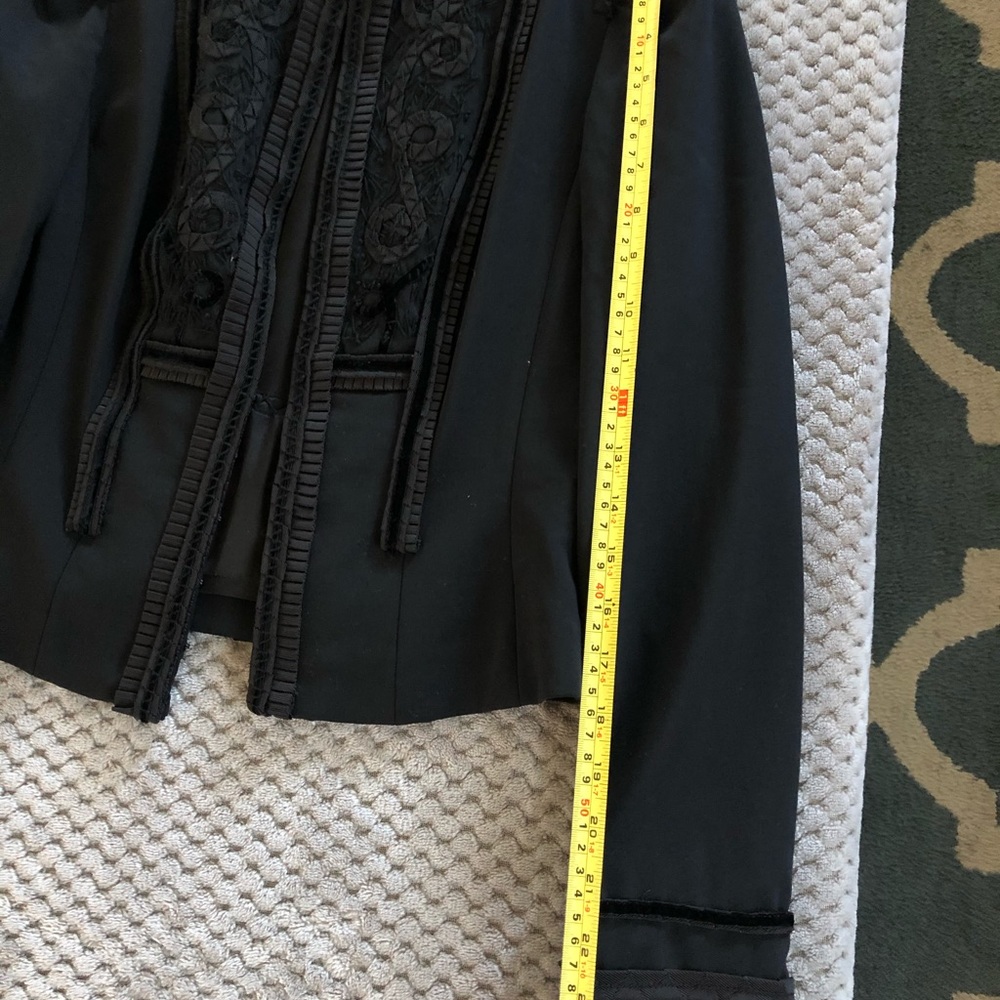 Blazer - Picture 5 of 8
